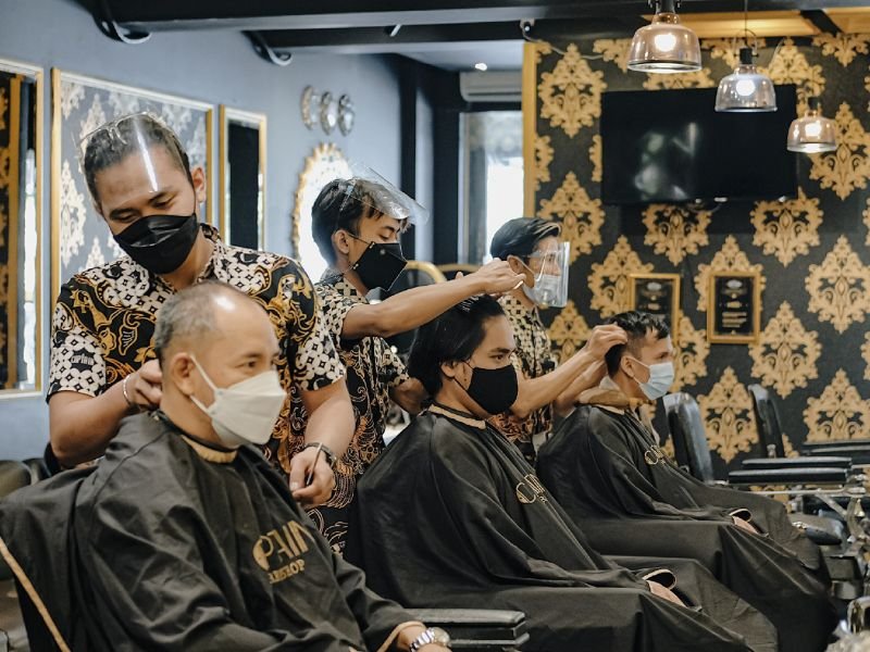 RAVIk@ Barbershop: Menyatu dengan Kesehatan & Kecantikan Cilacap